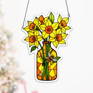 Puede incluir: Un juego de tres tazas de cerámica con un acabado moteado y mate. Las tazas son en tonos crema, gris claro y gris oscuro. Cada taza tiene un diseño simple y minimalista y un asa redondeada.