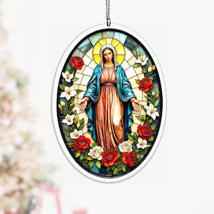 Lindo painel decorativo oval com moldura floral da Virgem Maria, estilo vintage, em acrílico impresso, perfeito para pendurar na parede ou decorar qualquer ambiente.