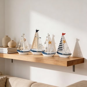 Mini-Segelboot mit Muscheln – Nautische und Küsten-Bootsdekoration für Zuhause, Büro, Strandhaus, Meeresliebhaber, maritime Dekoration