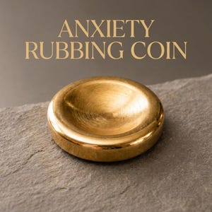 Moneda de latón macizo para aliviar la ansiedad y la preocupación. Ficha de latón para frotar y conectar con la tierra. Juguete de latón para meditación y estimulación. Regalo para la atención plena. Salud mental.