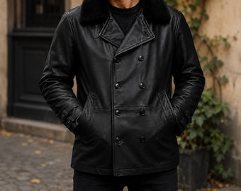 Chaqueta de invierno cruzada de cuero negro para hombre con cuello de borrego.