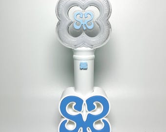 Hearts2Hearts H2H Leuchtstab Ständer Halter Wiege Leuchtstab Dekoration | Kpop Hatchubong