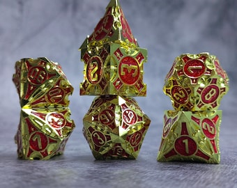 Juego de dados de metal dorado para D&D, dados de rol esmaltados en rojo, dados de lujo para Dungeons and Dragons, dados de dragón real, dados de fantasía para juegos de mesa, regalo para jugadores.