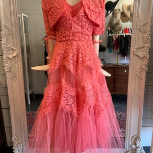 1950s pink lace and tulle prom dress | Size Medium
