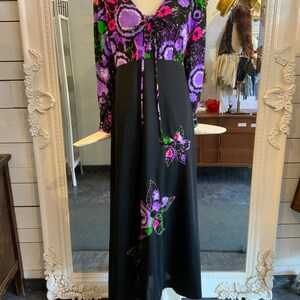 1970s paisley maxi dress with ruffled neckline | Sz S-M