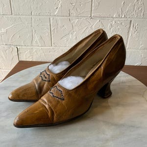 1920s leather heels, antique shoes