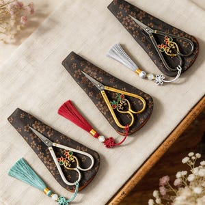 Personalized Embroidery Scissor Case, Handmade Sewing Scissors Holder, Custom Fabric Shears Cover, Quilting Tool Gift for Seamstress