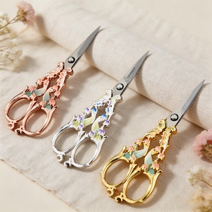 Personalized Engraved Bellflower Embroidery Scissors, Stainless Steel Alloy Vintage Sewing Shears, Mini Decorative Craft Cutter