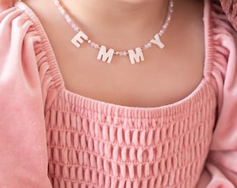 パーソナライズされた子供用ネームネックレス、カスタムネームネックレス、子供用ジュエリー、子供用レターネックレス