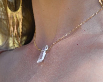 Dainty Crystal Necklace - Quartz Crystal Layering Necklace - Chakra Healing Necklace - Healing Quartz Pendant Jewelry - Minimalist Necklace