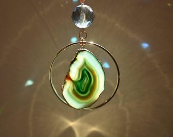 Green Agate Gemstone Suncatcher – Boho Wall Hanging for Home or Office