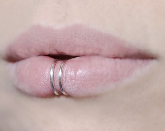 Dolphin Kiss, NO PIERCING REQUIRED Lip Cuffs, Silver, faux lip ring, double fake piercing Labret, comfortable, nickel free, minimalist