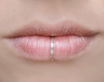 Fake Lip Ring, TWISTED Lip Cuff - NO PIERCING required, 18 gauge, Silver faux lip ring, Labret, fake piercing, coachella jewelry 2018