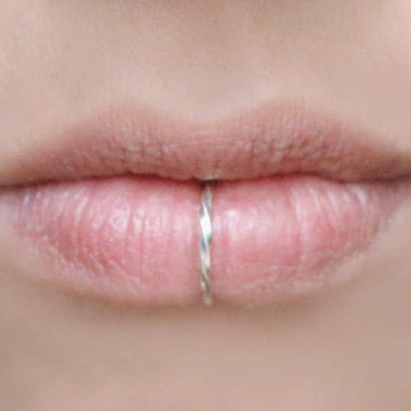 Fake Lip Ring, TWISTED Lip Cuff - NO PIERCING required, 18 gauge, Silver faux lip ring, Labret, fake piercing, coachella jewelry 2018