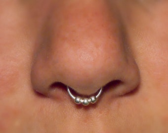 HandmadeFake Piercing: Silver Septum Cuff with 3-Balls (20 gauge)