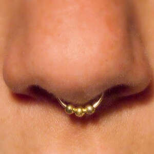 Fake Septum Ring, 3 Ball Septum Nose Cuff, 20 gauge, Gold fake nose ring, body jewellery, gifts, septum cuff, faux, fake piercing, cheater image 3