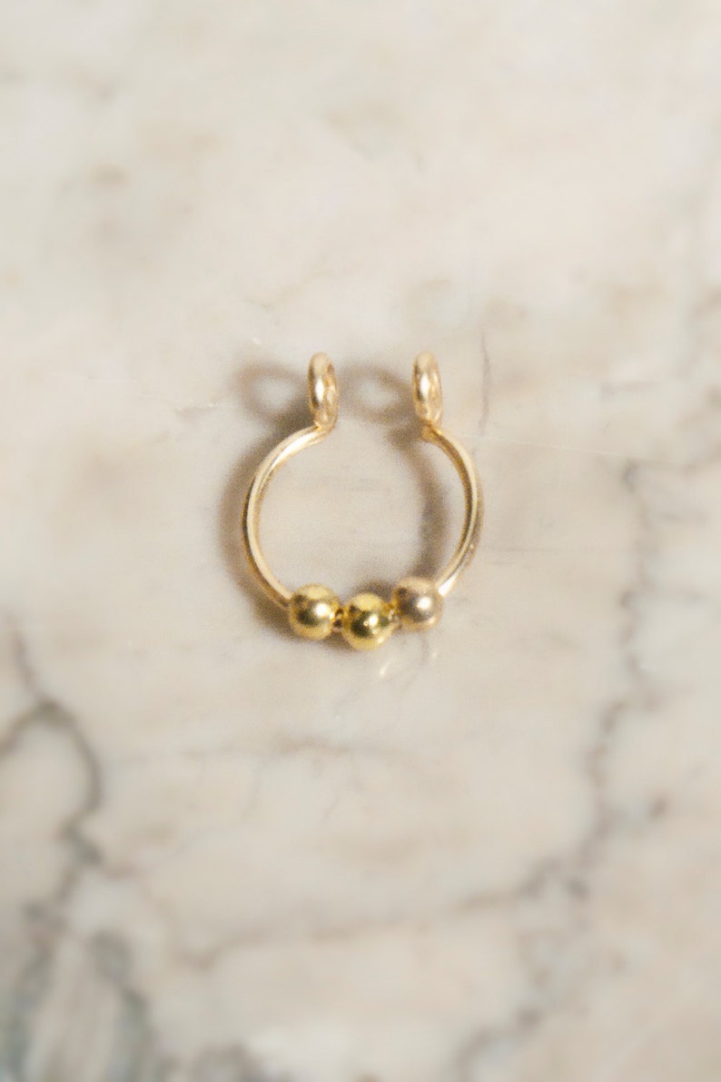 Fake Septum Ring, 3 Ball Septum Nose Cuff, 20 gauge, Gold fake nose ring, body jewellery, gifts, septum cuff, faux, fake piercing, cheater image 4