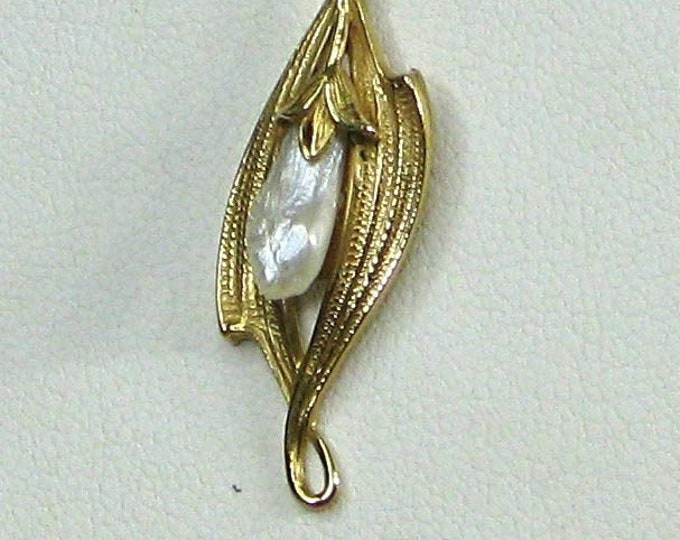 Gold Art Nouveau Natural Pearl Pendant