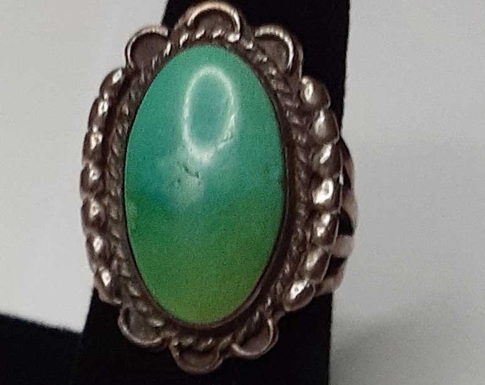 Vintage Green Turquoise Sterling Silver Soutwestern Ring