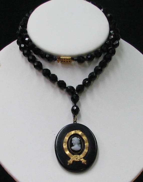 Vintage Victorian Mourning Necklace with Oynx Bea… - image 1