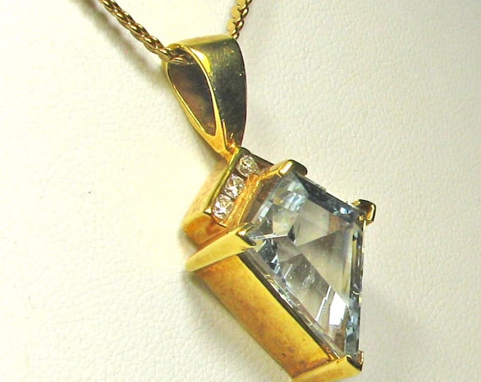 18K Yellow Gold Kite Shaped Aquamarine and Diamond Pendant