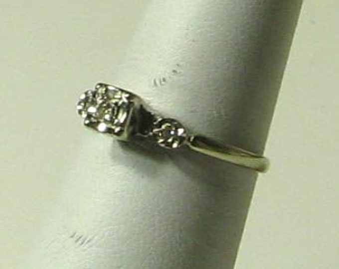 Vintage Late Deco White Gold Ring with Diamonds