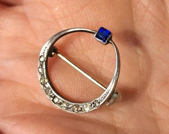 Adorable Vintage Art Deco Sterling Silver Circle Pin