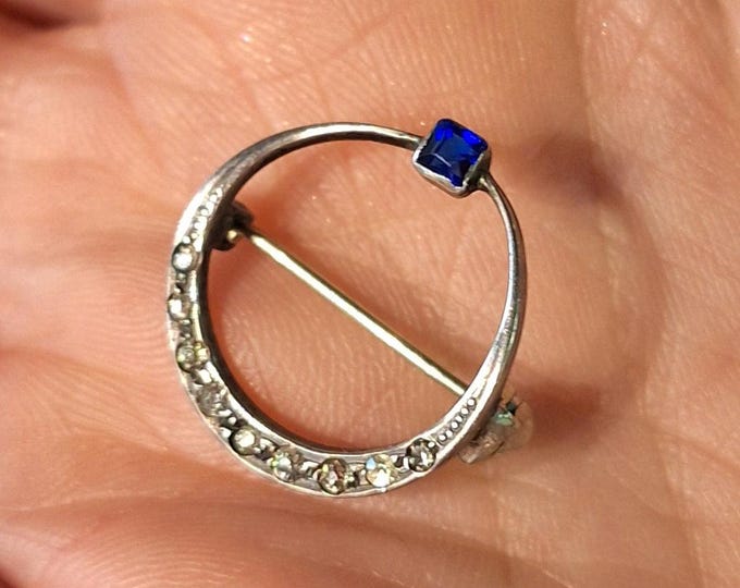 Adorable Vintage Art Deco Sterling Silver Circle Pin