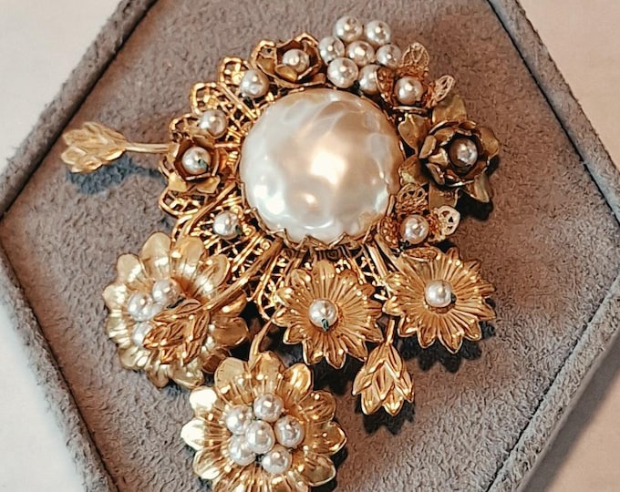 Vintage Miriam Haskell Gold Tone Faux Pearl Spray Brooch Pin