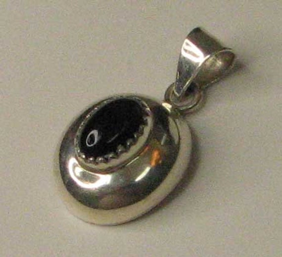 Native American Sterling Silver Onyx Pendant - image 3