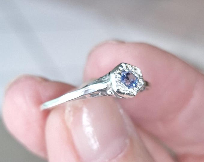 Vintage Edwardian Sterling Silver Filigree Ring with Tanzanite