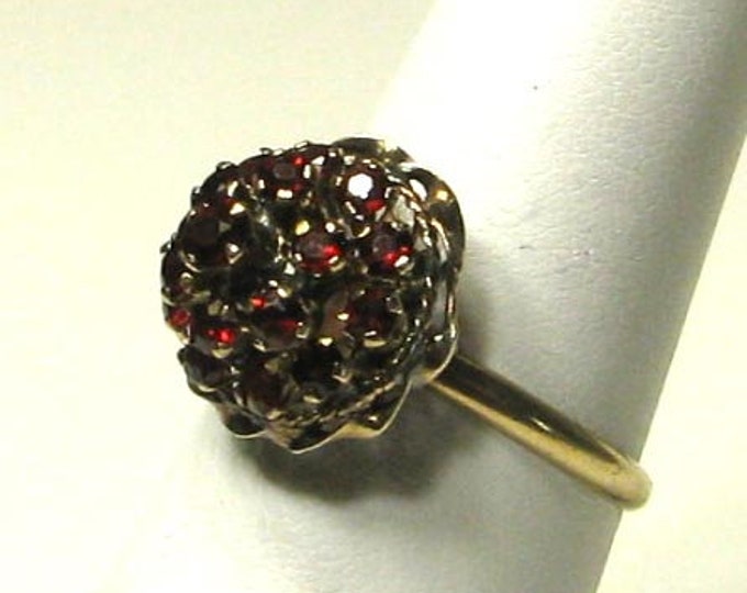 Garnet Tall Cluster Ring in Gold