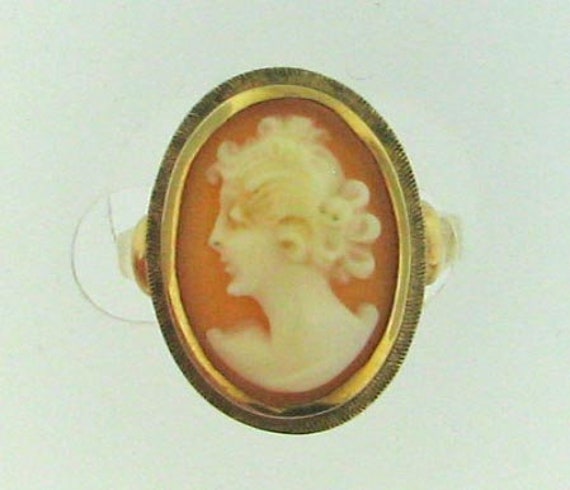 Vintage 10K Yellow Gold Cameo Ring - image 6