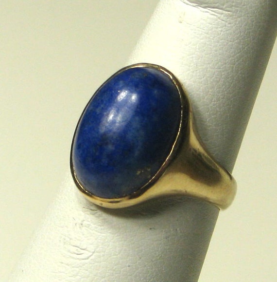 Lapis Lazuli Cabochon Gold Ring