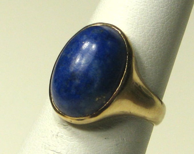 Lapis Lazuli Cabochon Gold Ring