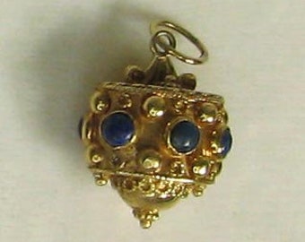 Vintage 22K Yellow Gold Lapis Lazuli Charm Pendant