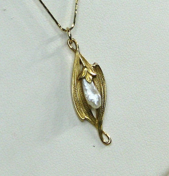 Gold Art Nouveau Natural Pearl Pendant - image 5