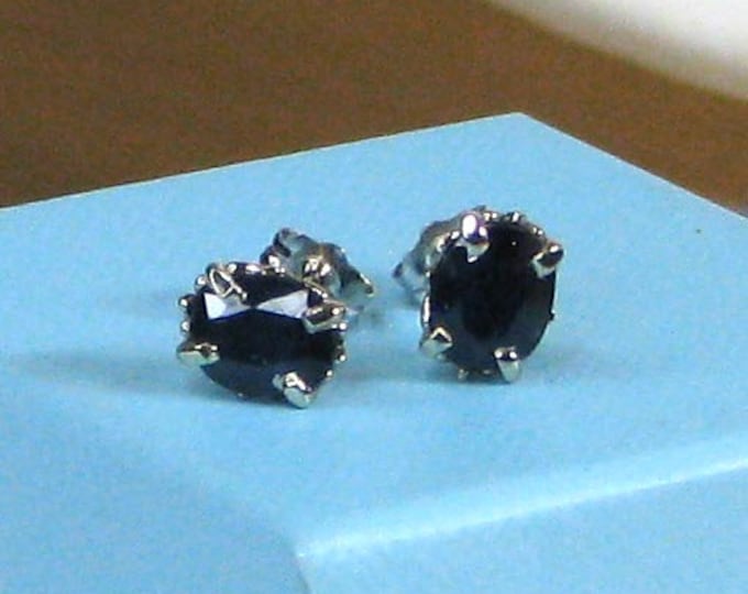 Classic Oval Natural Blue Sapphire White Gold Earrings