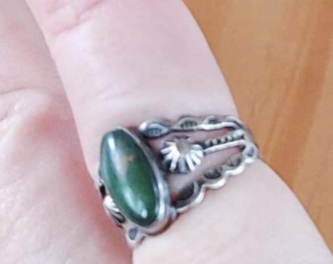 Vintage Native American Green Turquoise Ring