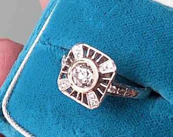 Vintage 18K Art Deco Diamond Ring