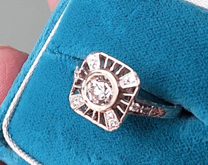 Vintage 18K Art Deco Diamond Ring