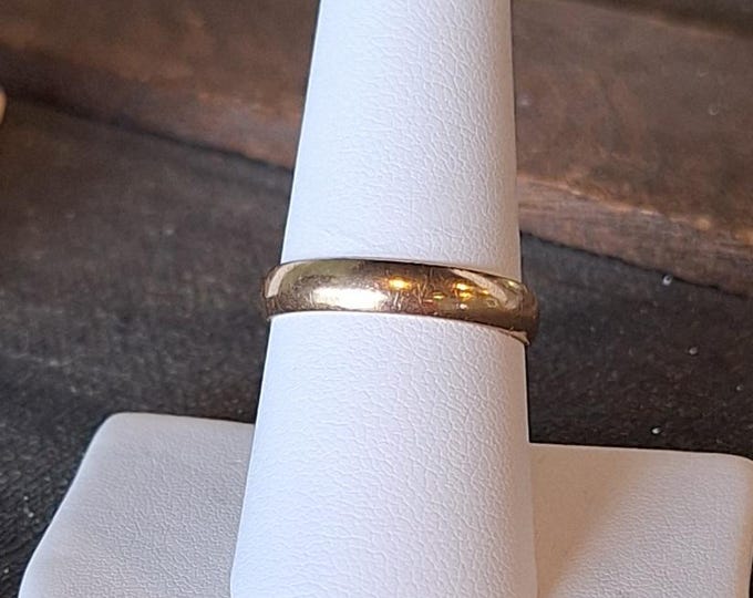 Classic 10K  Yellow Gold Polished Wedding Band