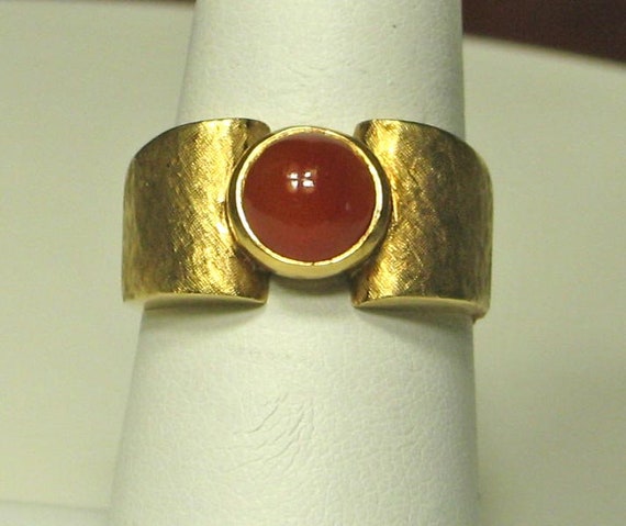 Vintage Mid Century Retro Carnelian Gold Ring - image 1