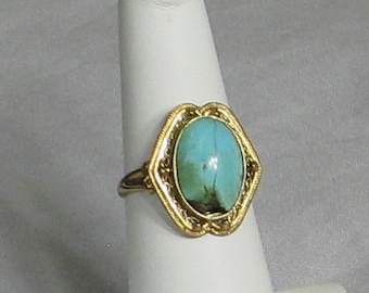 Unique Vintage Yellow Gold Turquoise Ring