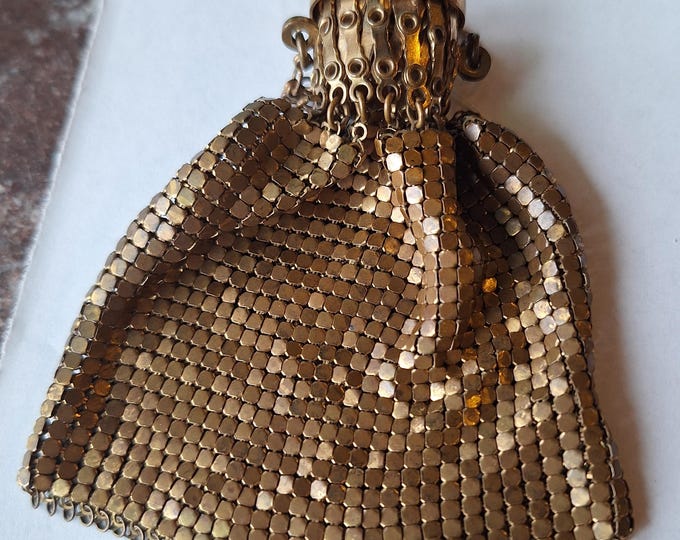 Vintage Art Deco Gold Mesh Beggar's Purse