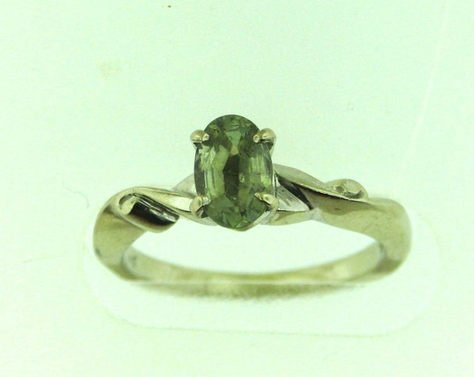 Vintage Andradite Demantoid Garnet with Horsetail Inclusion White Gold Ring