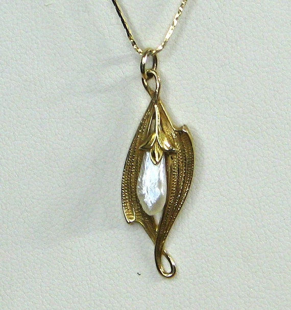 Gold Art Nouveau Natural Pearl Pendant - image 6