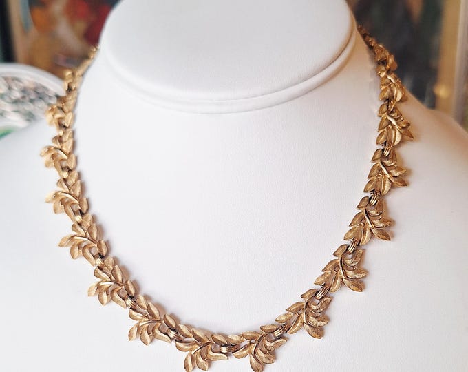 Gold Tone Leaf Motif Trifari Mid Century Choker Necklace