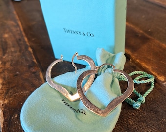 Tiffany & Co. Elsa Perretti Sterling Silver Cut Out Heart Earrings w Original Box