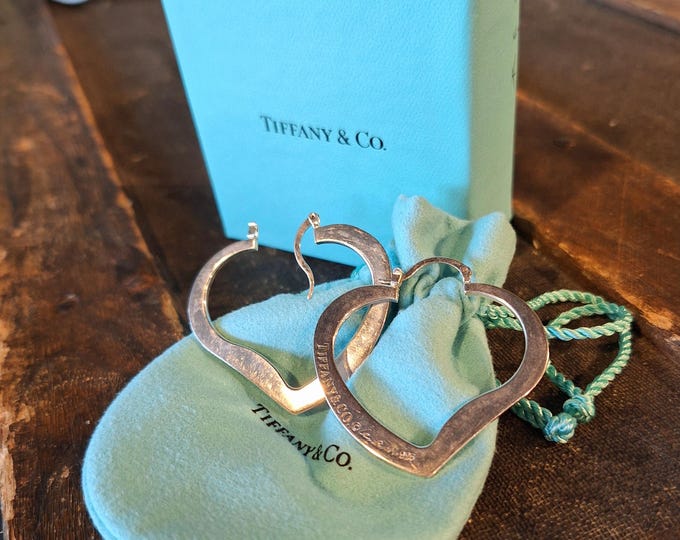 Tiffany & Co. Elsa Perretti Sterling Silver Cut Out Heart Earrings w Original Box
